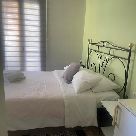 Lithos By The Sea Bed & Breakfast Neo Oitilo