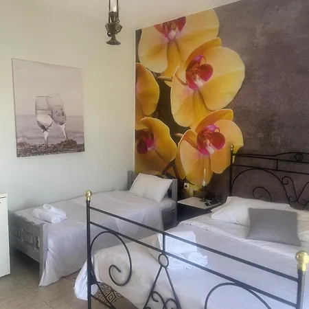 Lithos By The Sea Bed & Breakfast *