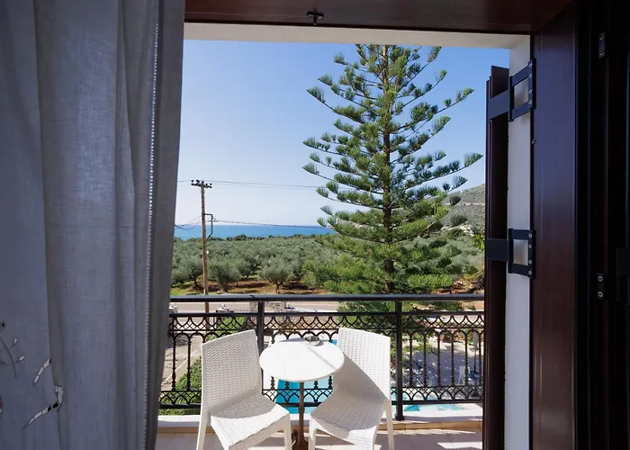 לינה וארוחת בוקר Lithos By The Sea