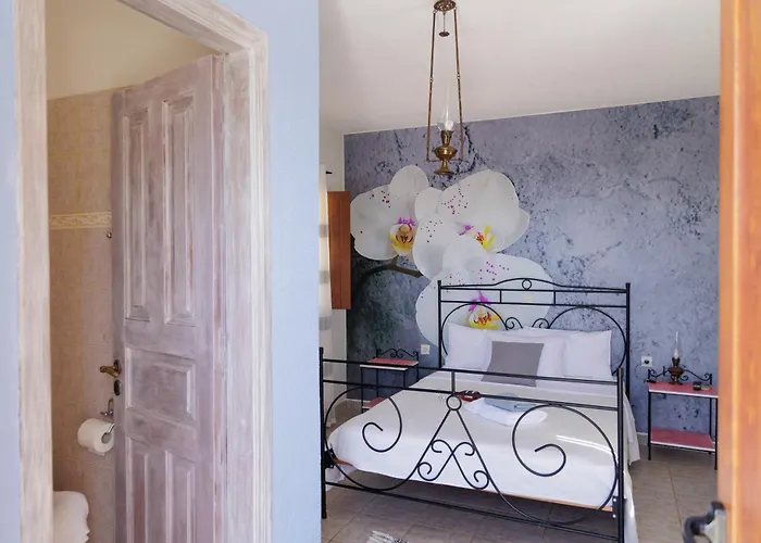 לינה וארוחת בוקר Lithos By The Sea