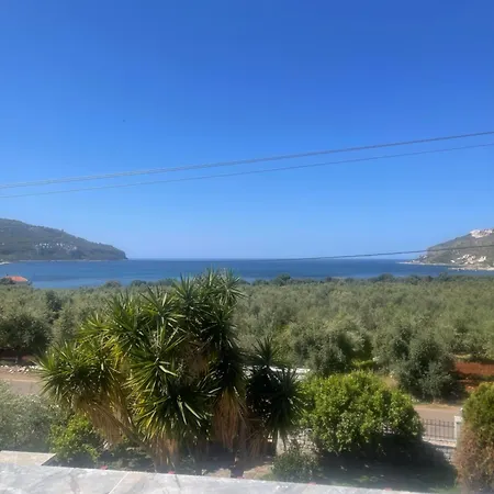 Lithos By The Sea Bed and Breakfast Νεόν Οίτιλον