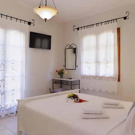 Lithos By The Sea Alojamento de Acomodação e Pequeno-almoço 3*