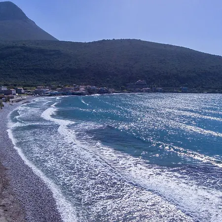 Lithos By The Sea Bed & Breakfast