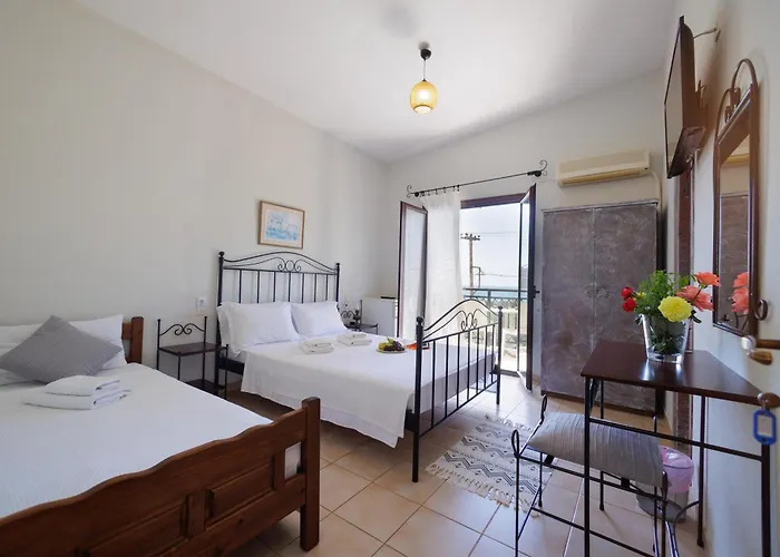 Lithos By The Sea Frühstückspension